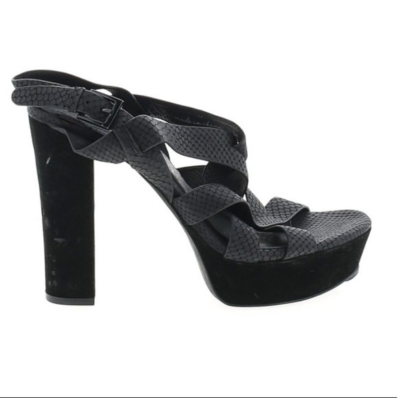 💕SALE💕Joie Black Inez Snakeskin Leather Sandal - Picture 5 of 8